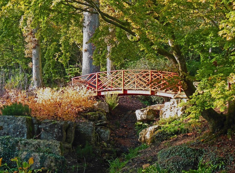 Batsford Arboretum (13) - footbridge,... © L S Wilson :: Geograph ...