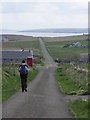 Flotta:   Walking E across the island about to join B9046