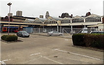 SU6400 : Portsmouth & Southsea railway station  by Jaggery