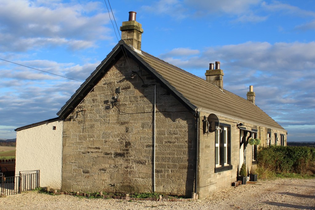 Westerhill Cottages, Bishopbriggs © Leslie Barrie :: Geograph Britain ...