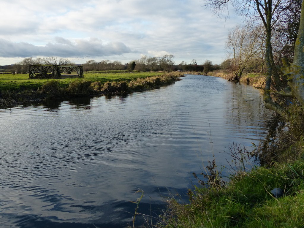 View west along the River Wreake © Mat Fascione :: Geograph Britain and ...