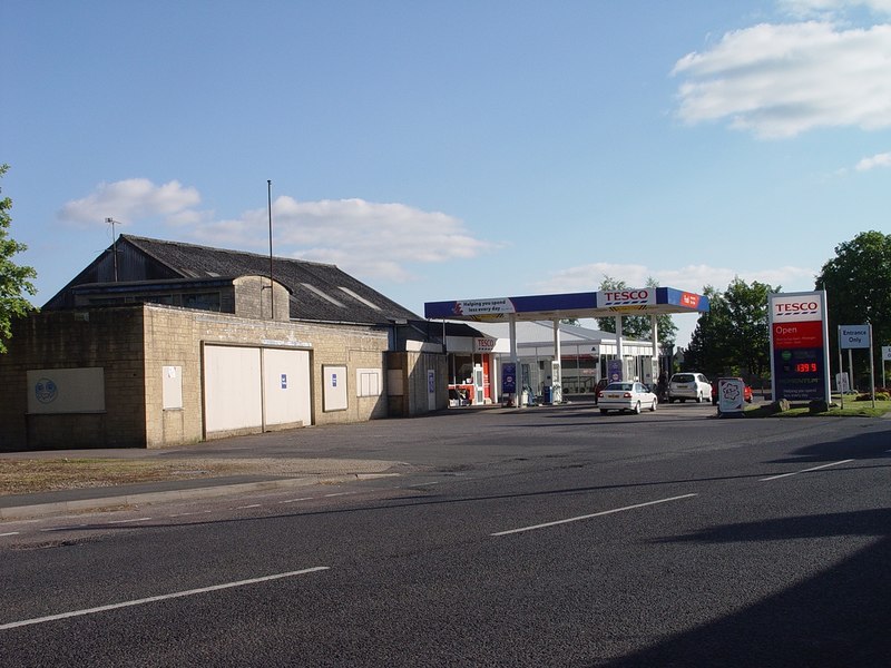 tesco-garage-tetbury-paul-best-geograph-britain-and-ireland