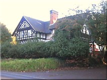 SU8835 : West Down Lodge, Portsmouth Road, Hindhead by David960