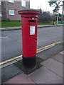 Bromley: postbox № BR2 15, Cumberland Road