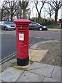 Muswell Hill: postbox № N10 21, Duke?s Avenue