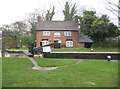 Wey Navigation: New Haw Lock Cottage