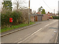 Postbox on London Lane, Willoughby, ref LE12 73