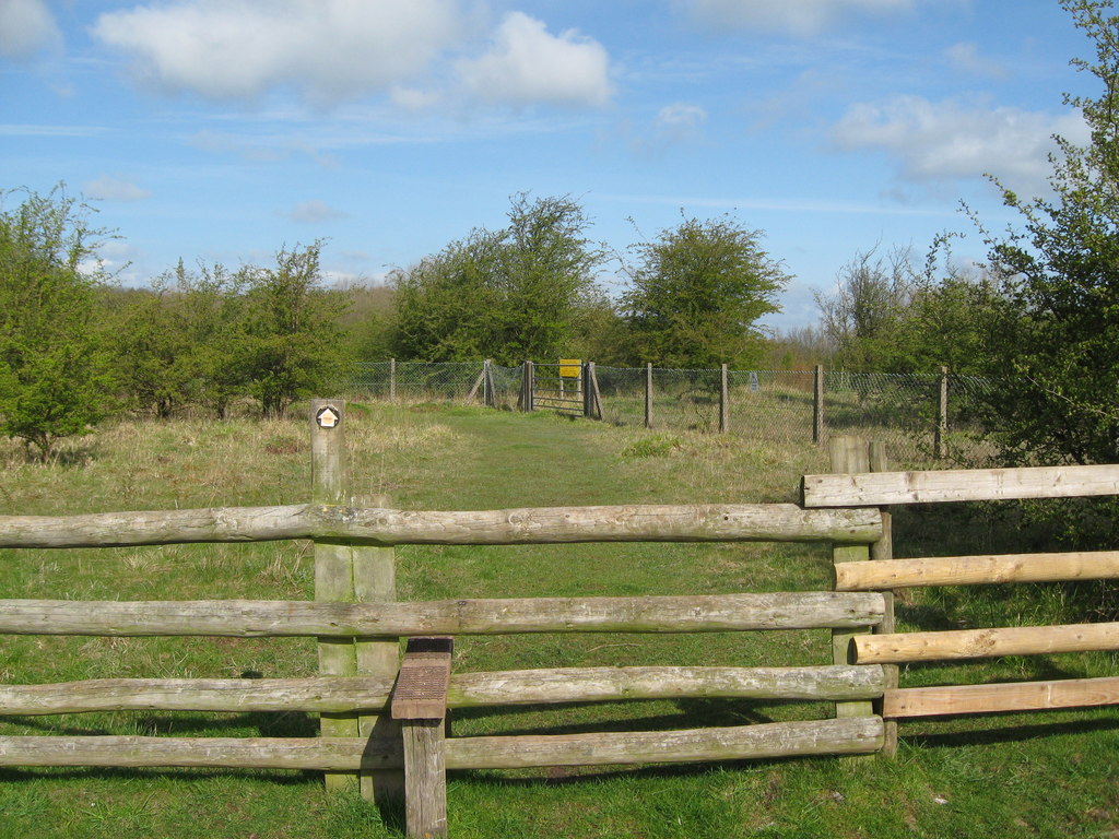 Fauld crater Walks - Hanbury,... © Martin Richard Phelan :: Geograph ...