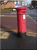 TQ1869 : Kingston-upon-Thames: postbox № KT2 56, London Road by Chris Downer