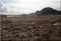 NR4351 : Loch Carn a' Mhaoil and An DÃ¹n, Islay by Becky Williamson
