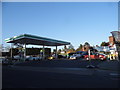 SU9873 : BP petrol station on Straight Road, Old Windsor by David Howard