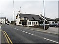 SJ2463 : The Queens Head Inn, Chester Road, Mold by Maggie Cox