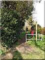 Footpath to the B1069 Haylings Road