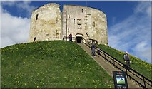 SE6051 : Cliffords tower. by steven ruffles