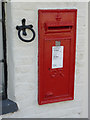 Hawksworth postbox ref NG13 232