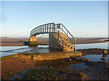 NT6678 : Coastal East Lothian : Belhaven Footbridge by Richard West