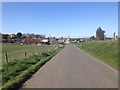 Road approaching New Pitsligo