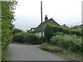 SU0957 : Thatched cottage, Wilsford by Christine Johnstone