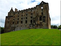 NT0077 : Linlithgow Palace by Robert Murray