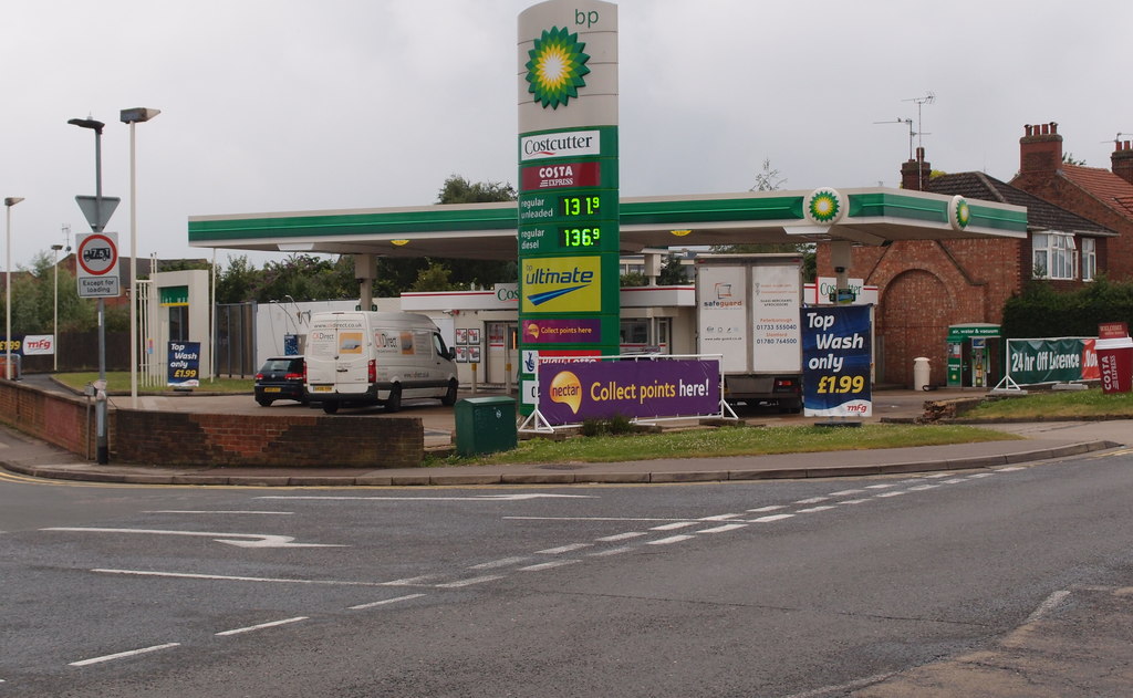 Bp Garage On Oundle Road © Michael Trolove :: Geograph Britain And Ireland