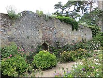 SU7283 : Second walled garden by Bill Nicholls