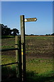 SE6952 : Fingerpost near  Londesborough Lodge Farm by Ian S