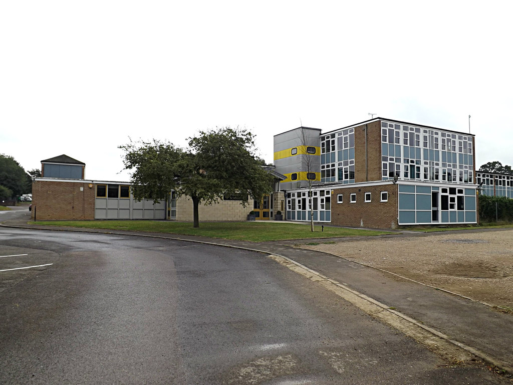 Forest Hall School © Geographer :: Geograph Britain and Ireland