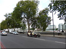 TQ2777 : Vintage Car on Chelsea Embankment by PAUL FARMER