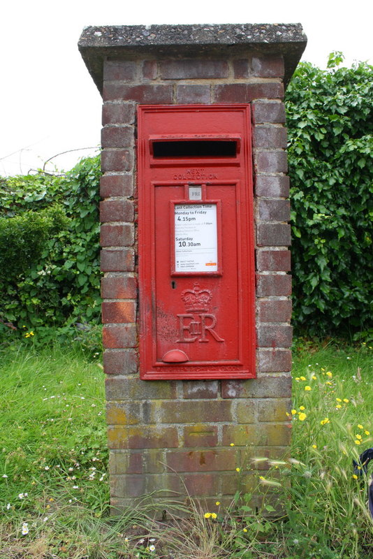 Pillar box with benchmark, St Saviour's... © Roger Templeman ...