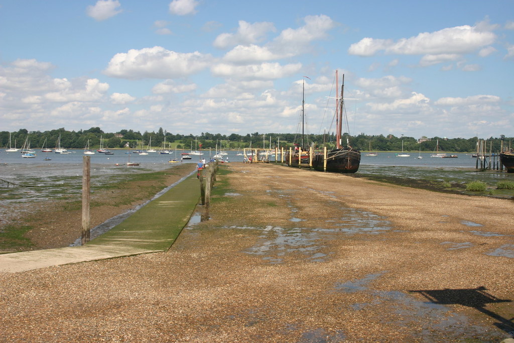 Pin Mill Hard, Chelmondiston © David Kemp :: Geograph Britain and Ireland