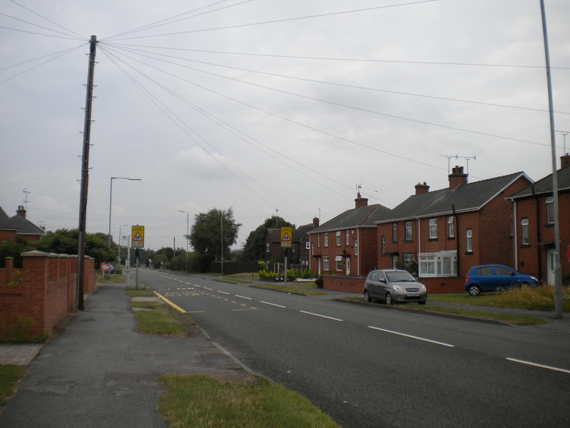 Main Road, New Ollerton © Richard Vince :: Geograph Britain And Ireland