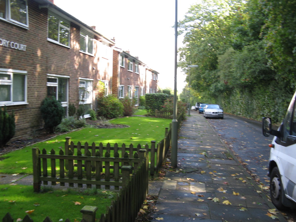 Banstead Priory Court, Chipstead Road © Dr Neil Clifton Geograph