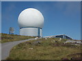 NL9640 : West Hynish: reaching the radar station by Chris Downer