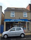 SU5600 : Phil's Sausages, High Street by Basher Eyre
