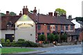 The Queen & Castle on Castle Road