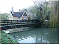 Footbridge over the New River just east of Great Amwell (2)