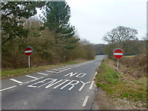 SU5358 : Kingsclere slip road from A339 by Robin Webster