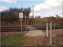 TM1647 : Railway Crossing, Fonnereau Way by Richard Mudhar