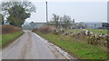 Approaching Langley Farm from the west