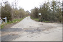 SU6856 : Bridleway goes east from Wildmoor Lane by Shazz