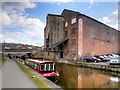 Leeds and Liverpool Canal, Former Canal Company Warehouse by Victoria Street Bridge (1)