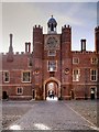 TQ1568 : Hampton Court Palace; Clock Court, Anne Boleyn's Gatehouse and the Astronomical Clock by David Dixon