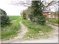 Path going west from road north of Penton Mewsey