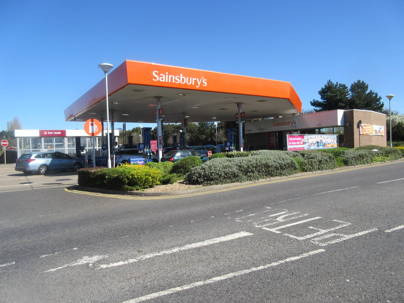 sainsbury-s-petrol-station-bn14-9la-peter-holmes-geograph-britain