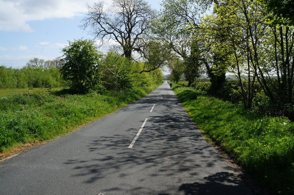 Willerby Low Road towards Cottingham © Ian S Geograph Britain and