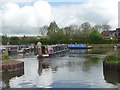 Turning a narrowboat in Devizes Marina