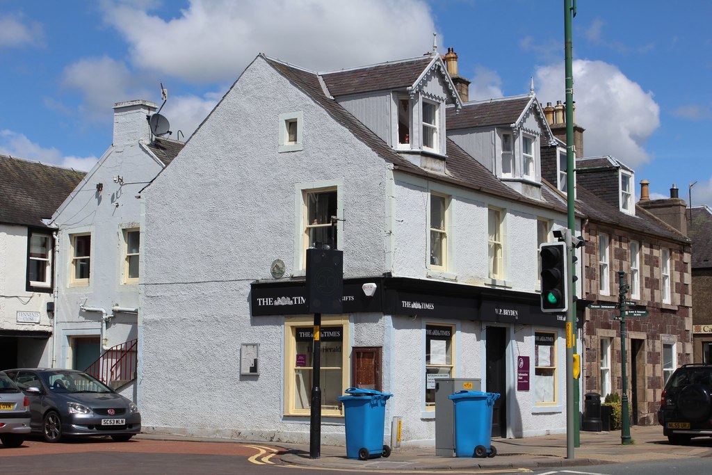 High Street, Biggar © Leslie Barrie :: Geograph Britain and Ireland