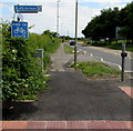 End of cycle route sign alongside Southampton Road, Romsey