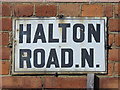 Old sign for Halton Road, N1