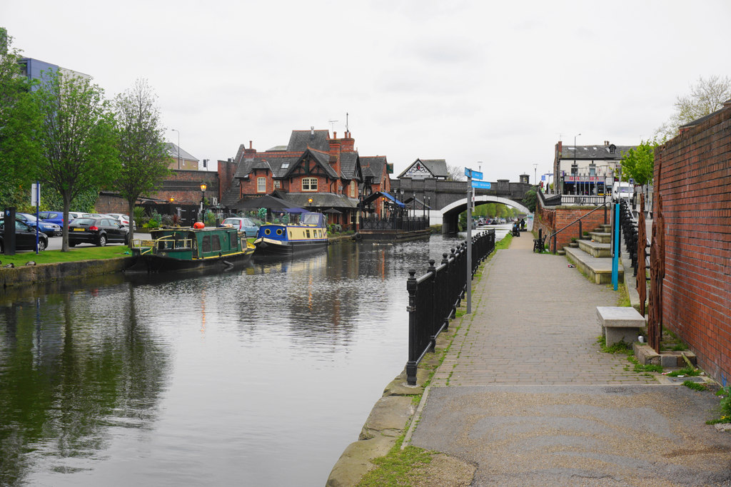 The Bridgewater Canal at Sale © Bill Boaden :: Geograph Britain and Ireland